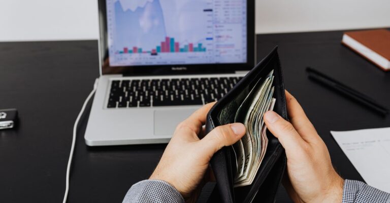 Amazon Associates vs ShareASale: pricing, features, and best fit