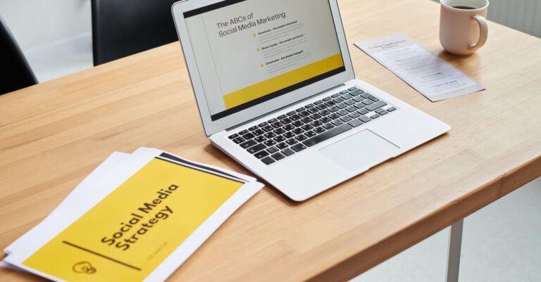 ClickBank vs PartnerStack: pricing, features, and best fit