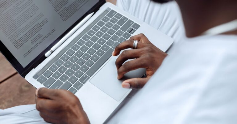 Is Substack worth it for beginners?